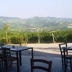 Casa Sobrero Farma Castiglione Falletto